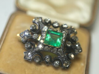 ビクトリアンブローチ|約3ctオールドカットダイヤ&約3ctオーバーエメラルド(鑑定書付) 【商品番号b11】