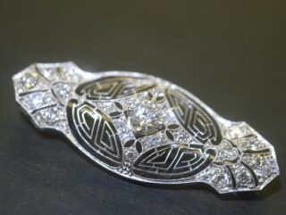 アールデコブローチ|約2.6ctオールドヨーロピアンカット&オールドマインカットダイヤ(鑑定書付) 【商品番号b20】