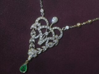 アールデコネックレス|約1.25ctダイヤ&約0.45ctエメラルド (鑑定書付)【商品番号4657】