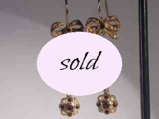 約0.3CTローズカットダイヤのアールデコリボンのピアス|約1CTガーネット&36粒シードパール【商品番号e165】