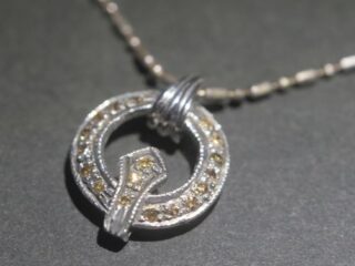 17石約0.32ctブリリアントカットダイヤヴィンテージペンダント【p153】