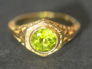 仏刻印アールデコ約1.5ctペリドットフィリグリーリング【ra141】